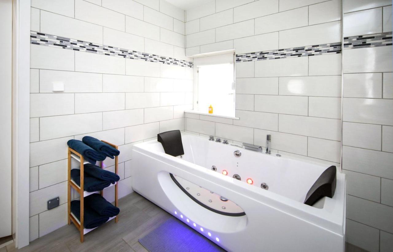 L'Instant T 4* Balneo, Sauna Et Parking Prive Colmar Exteriör bild